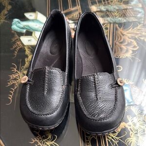 Black Clarks Leather Women's Loafers